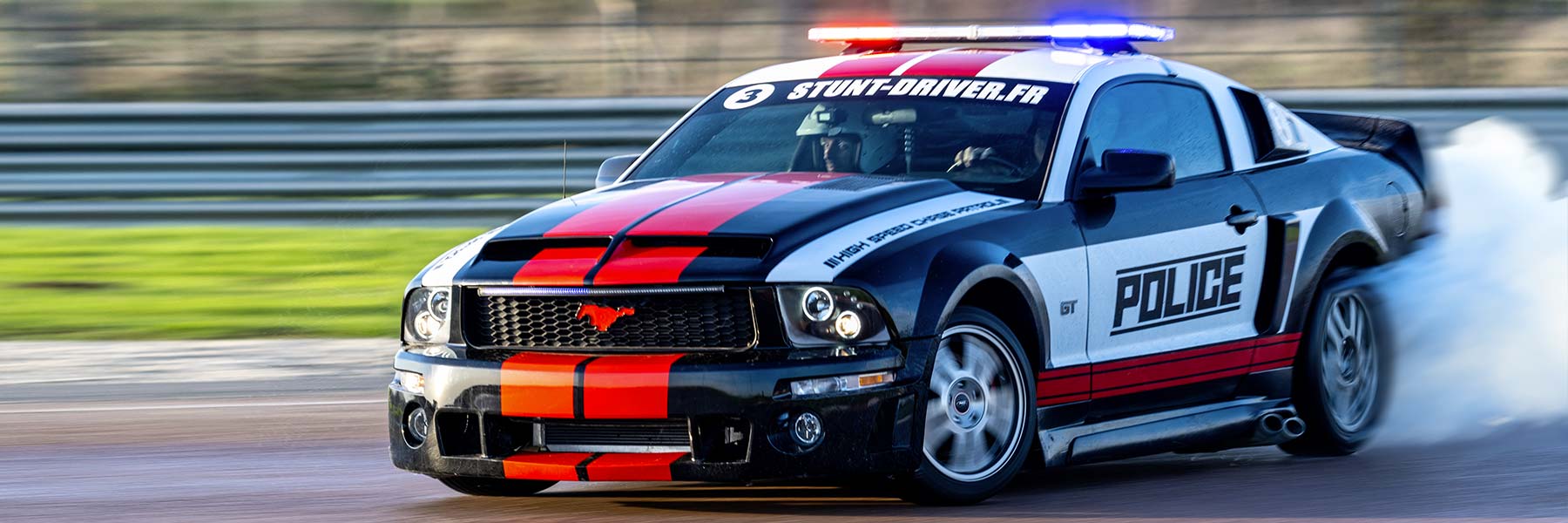 Baptême drift Mustang Police